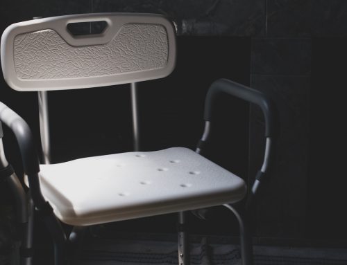 How to Choose the Right Medical Shower Chair for Seniors in Toronto